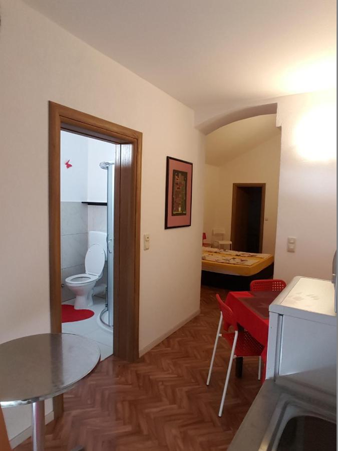 Apartments Megi Biograd Na Moru Εξωτερικό φωτογραφία